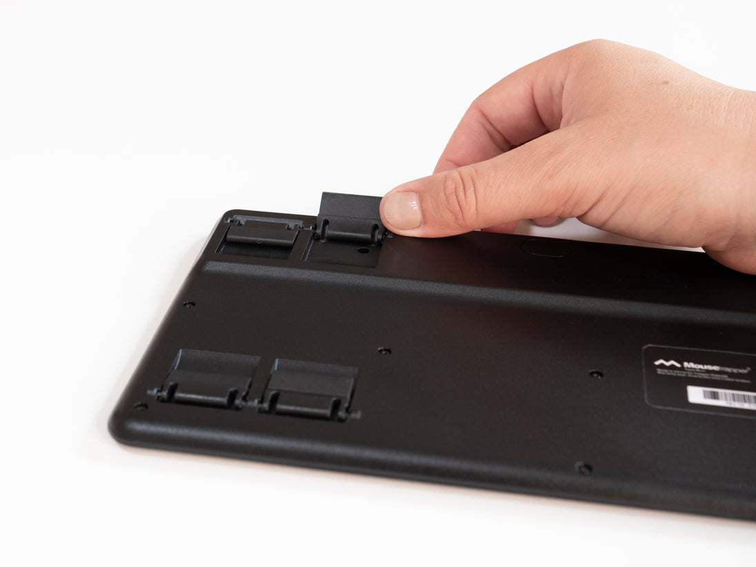 adjustable feet on the mousetrapper type keyboard