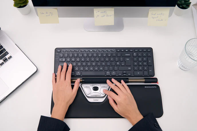 image showing rollermouse red plus in front of keyboard